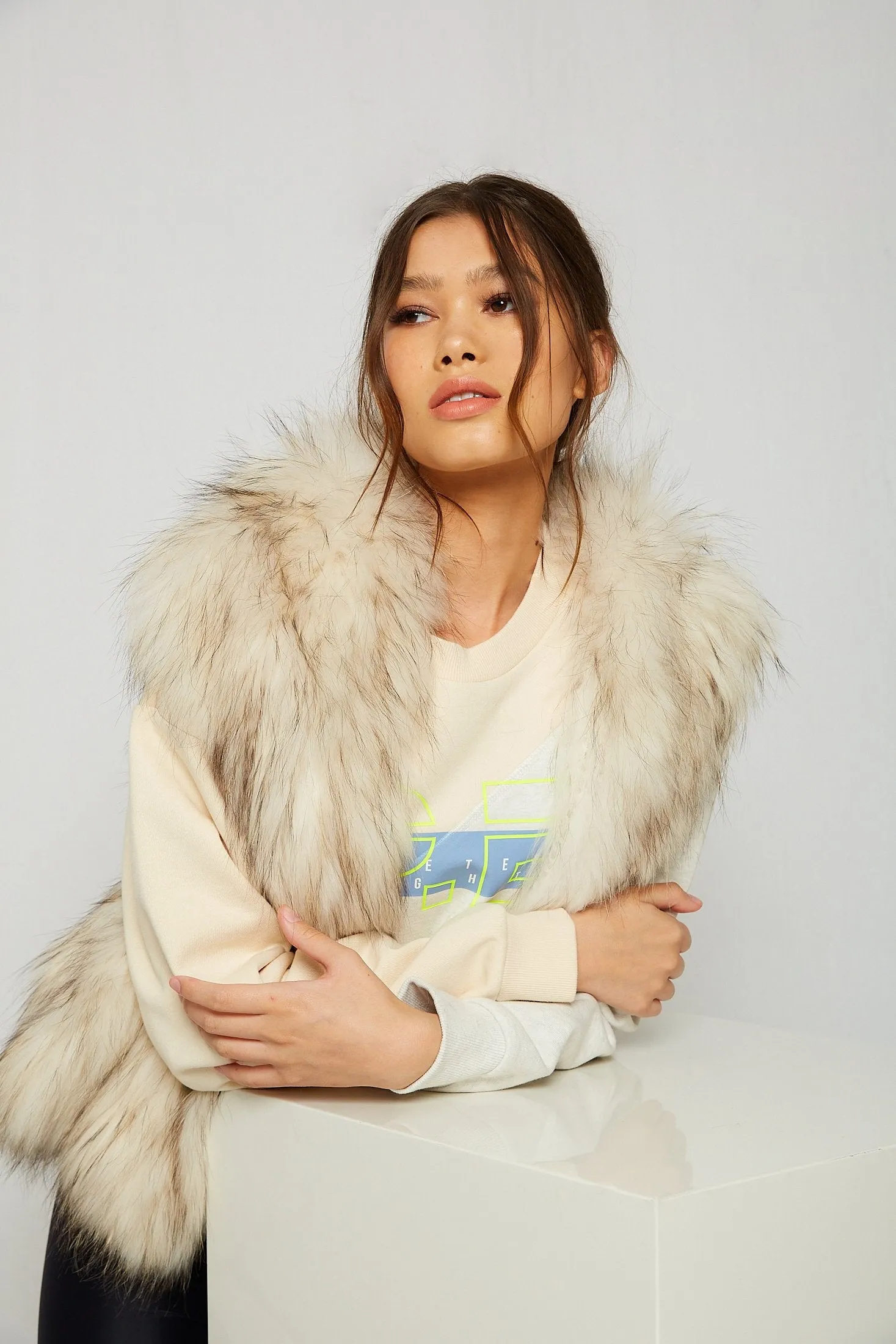 Alba Hooded Fur Vest in Snow with Flecks