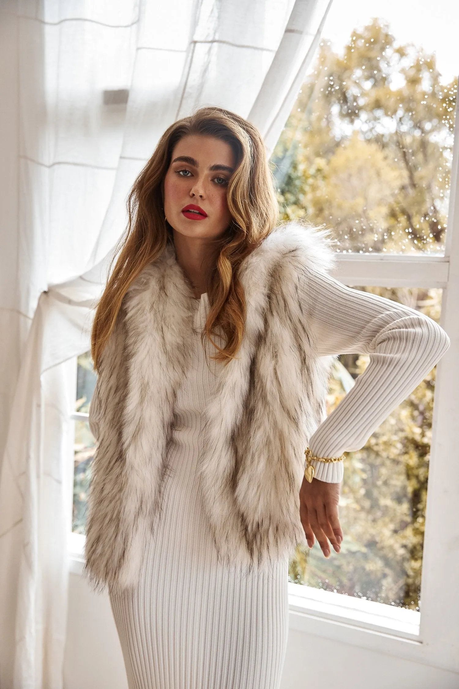 Alba Hooded Fur Vest in Snow with Flecks