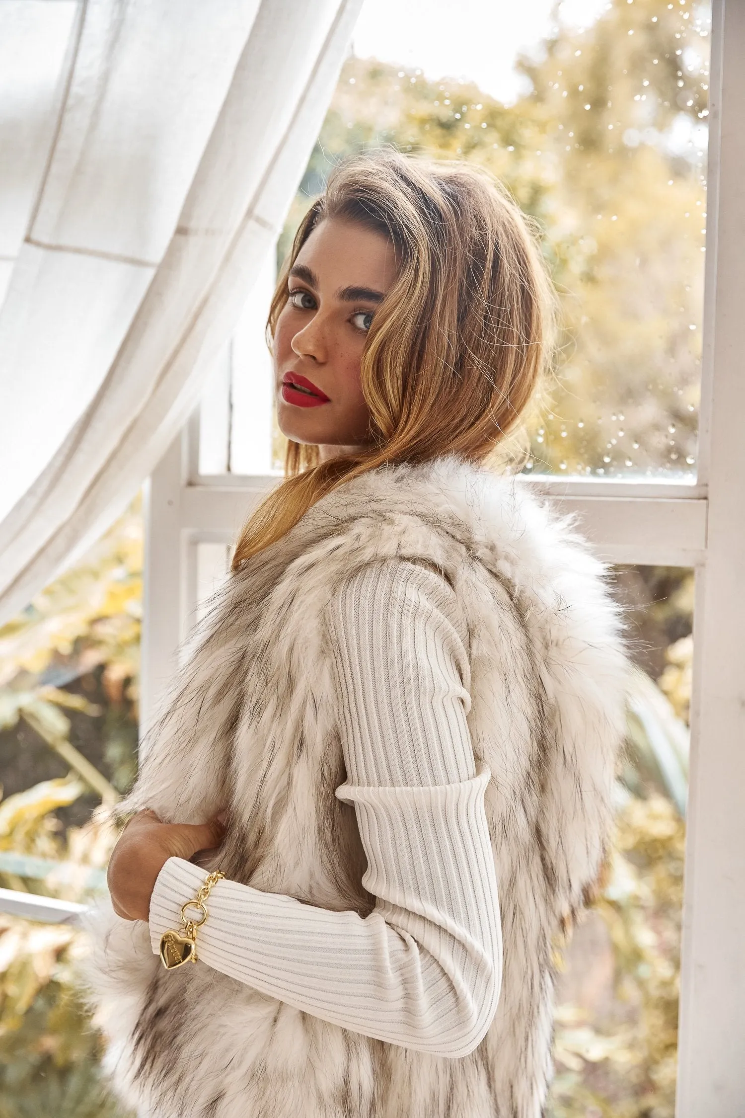 Alba Hooded Fur Vest in Snow with Flecks
