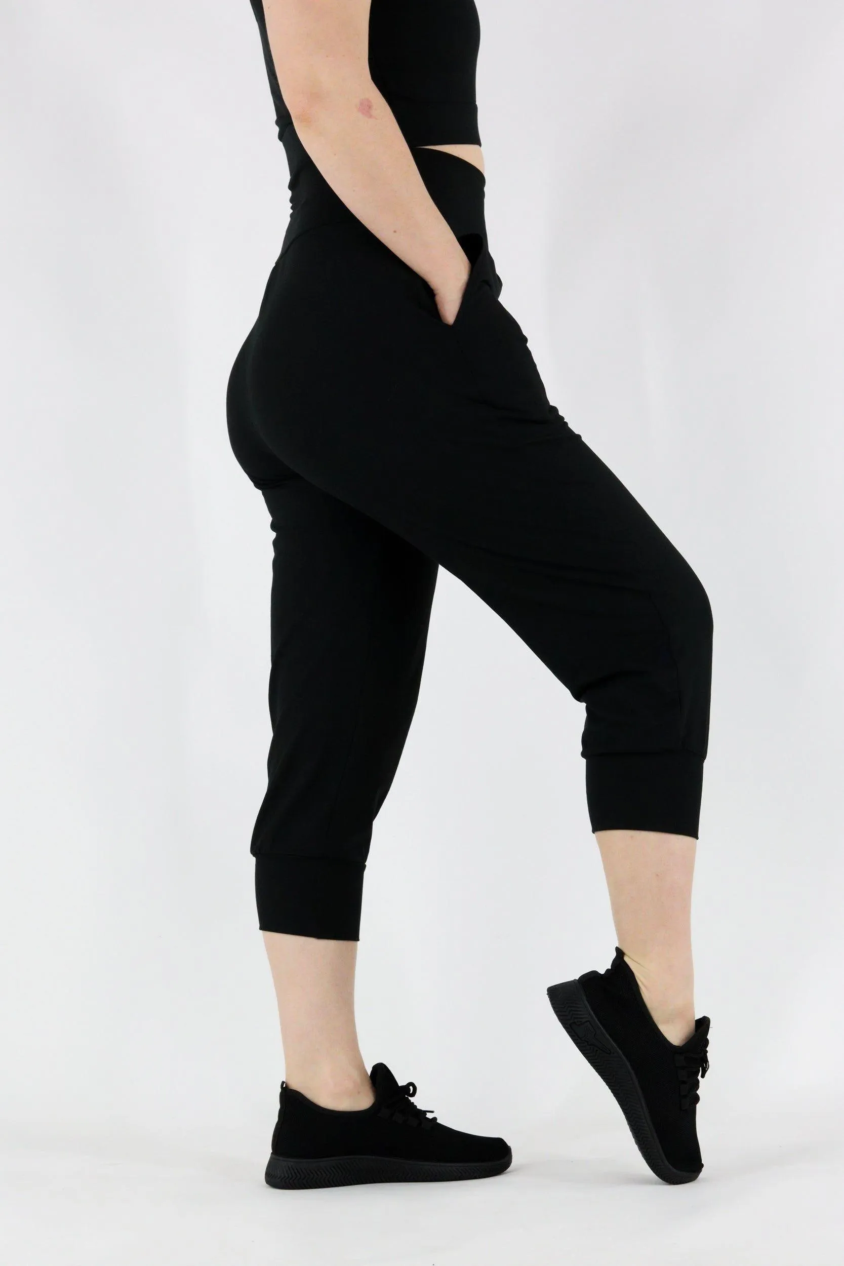 Black - Hybrid - Pocket Capri Joggers 1.0