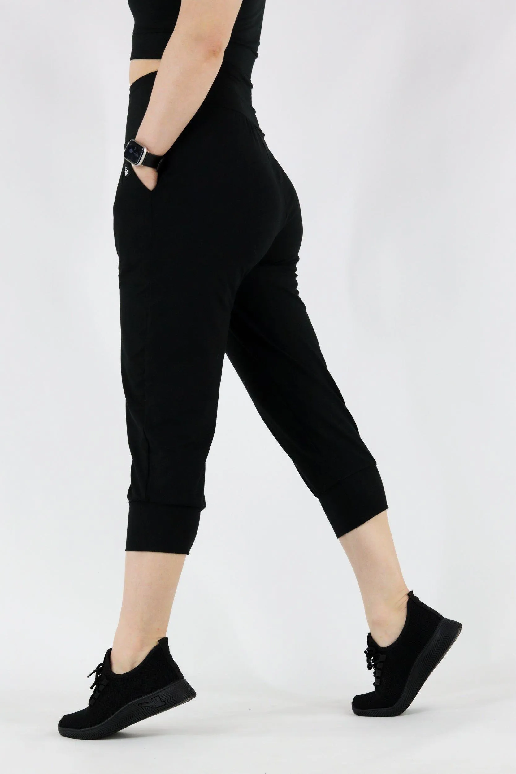 Black - Hybrid - Pocket Capri Joggers 1.0