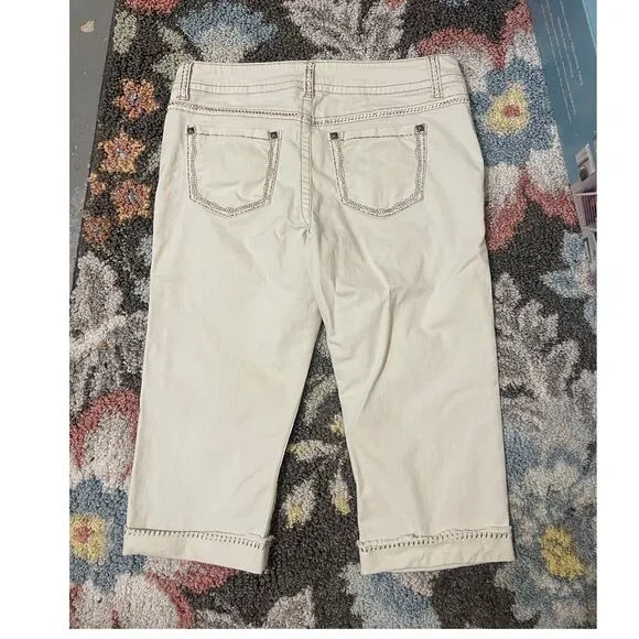DAYTRIP Womens VIRGO Cream Capris Mid-Rise Metallic‎ Stitching Size 29 Y2K