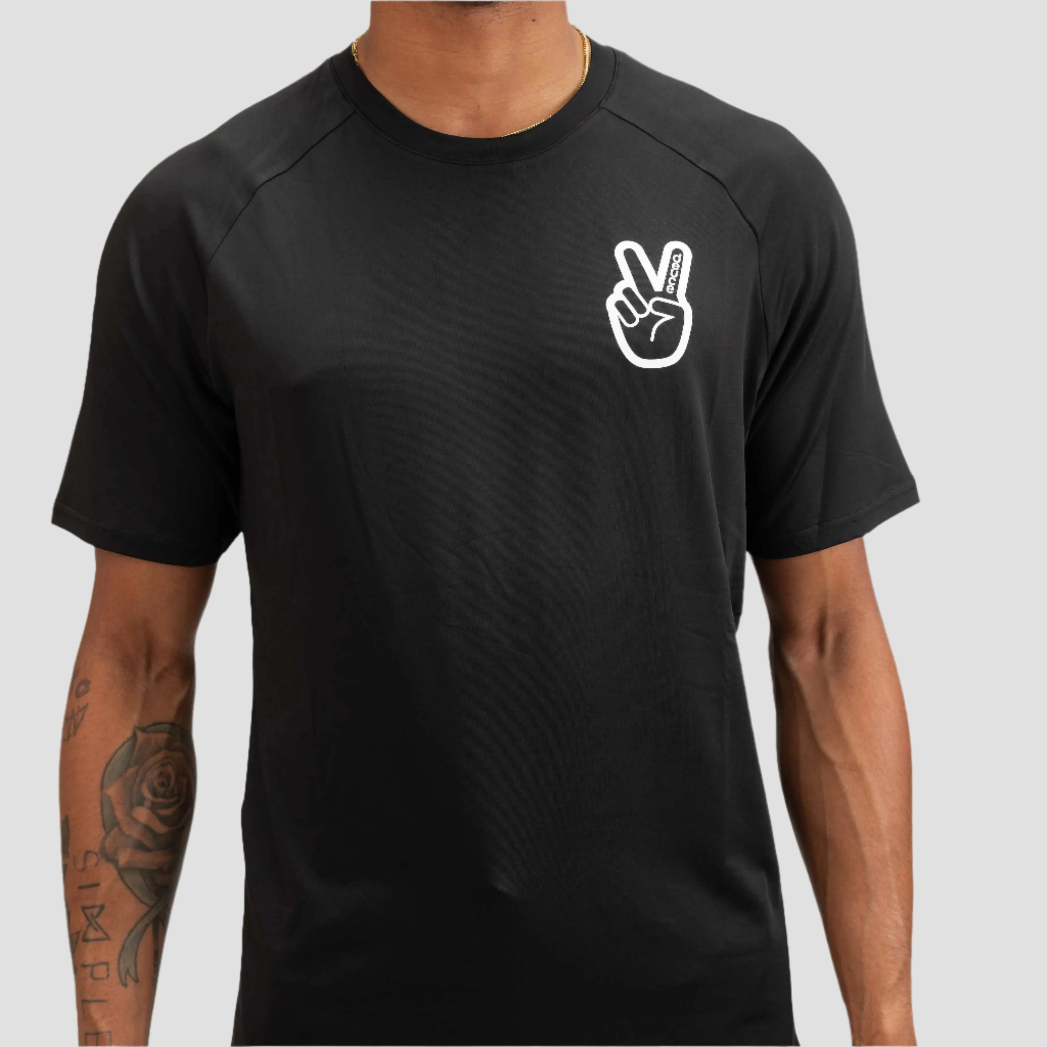 DEUCE LIGHTWEIGHT PERFORMANCE SHIRT | Black