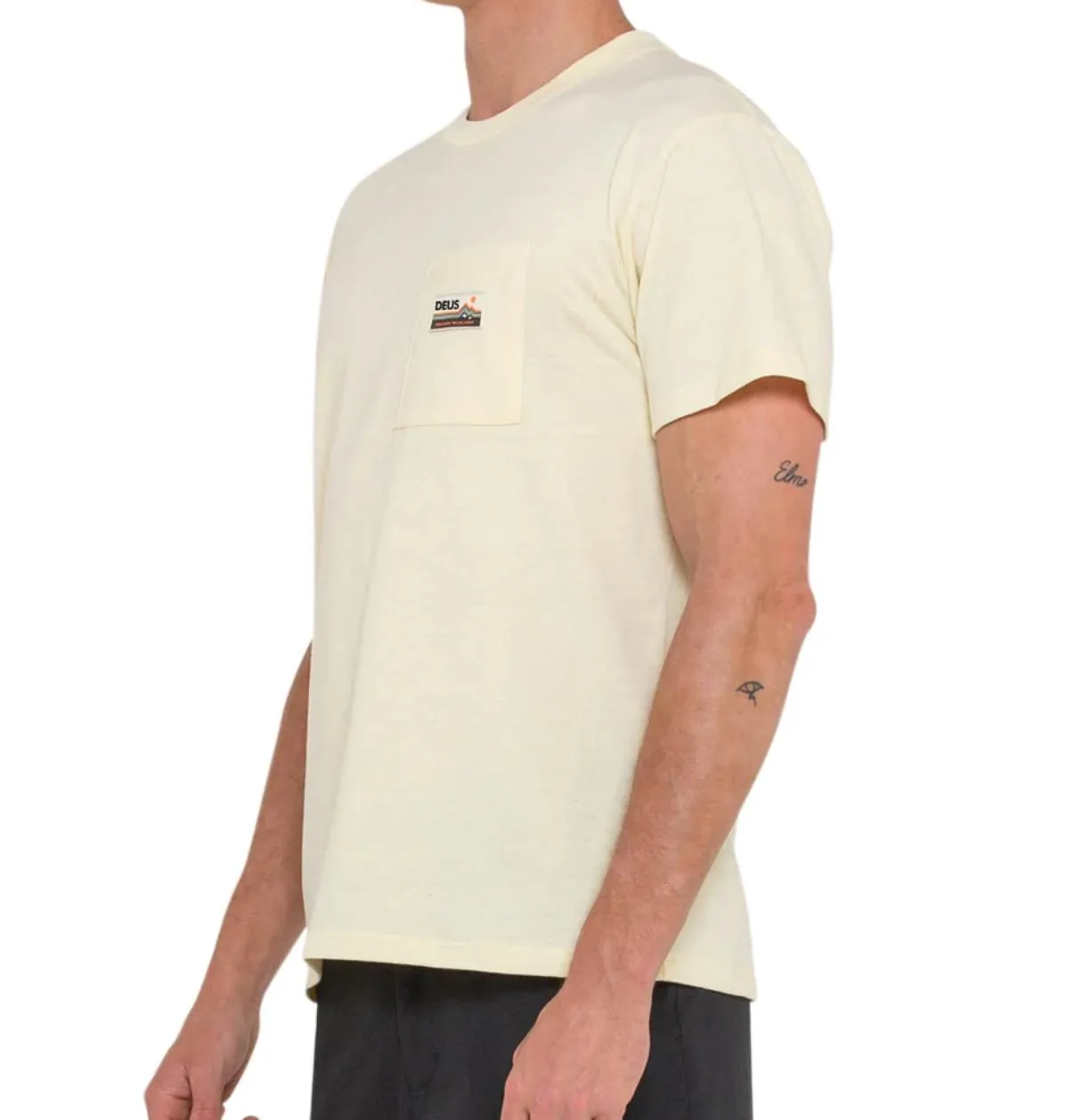 Deus ex Machina Mens Cream Short Sleeve Pocket T-Shirt Size 2XL (New)