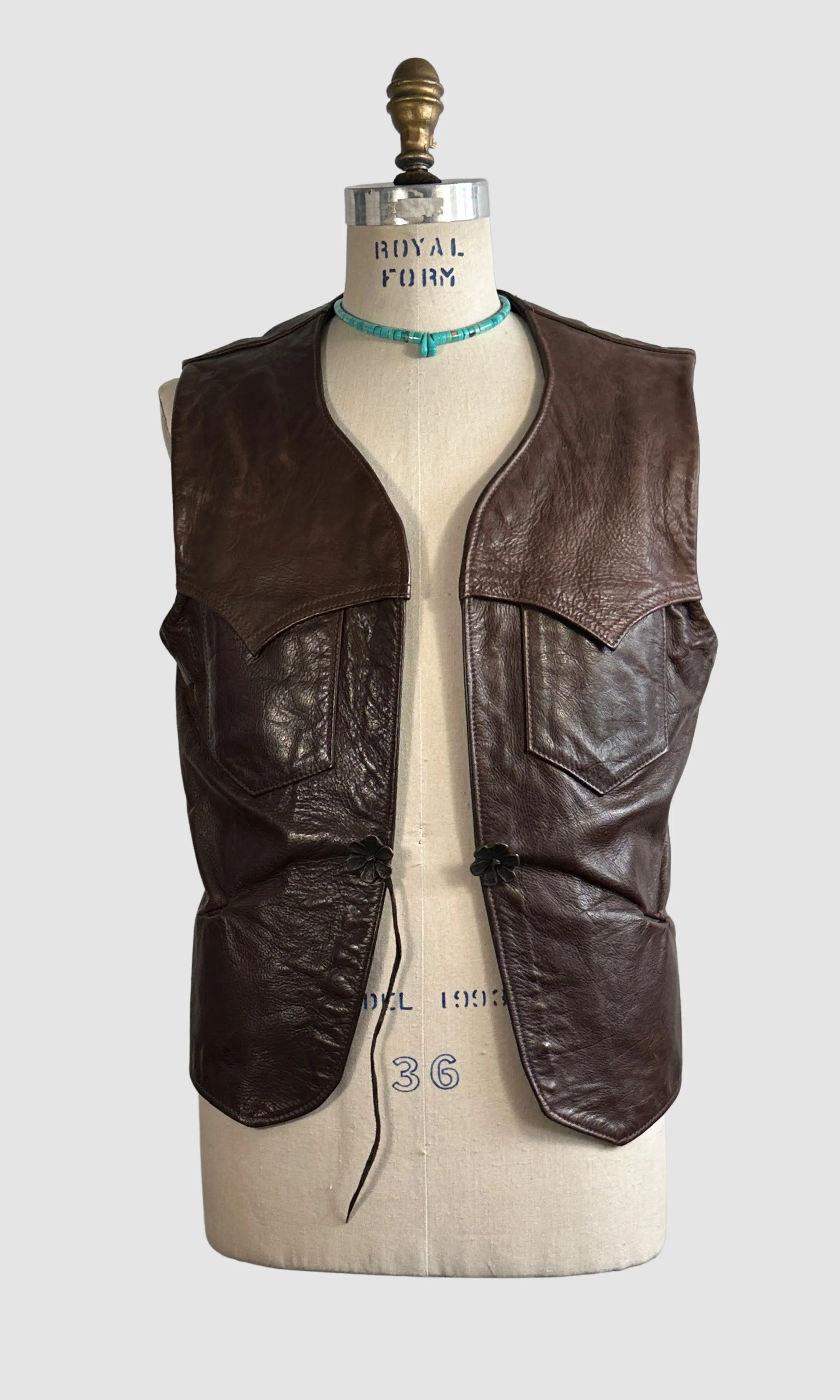 EAST WEST Musical Instruments 70s Mens Leather Vest • Medium