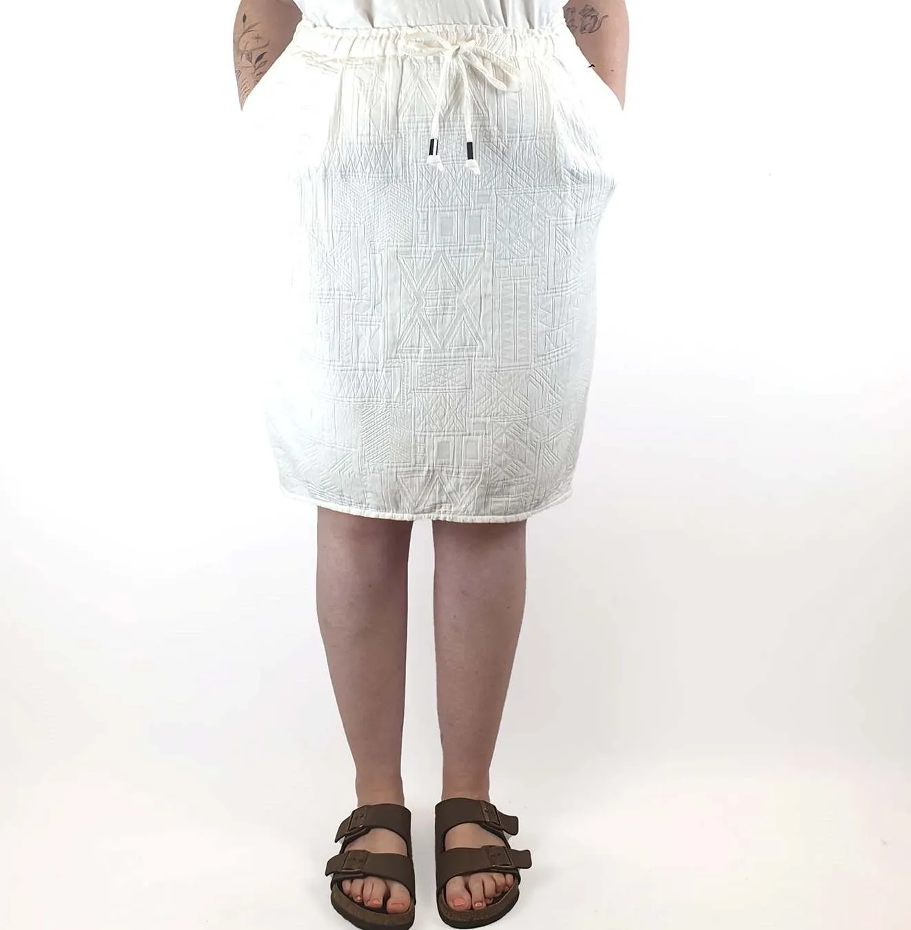 Elk white embossed skirt with drawstring waist size M (best fits 12)
