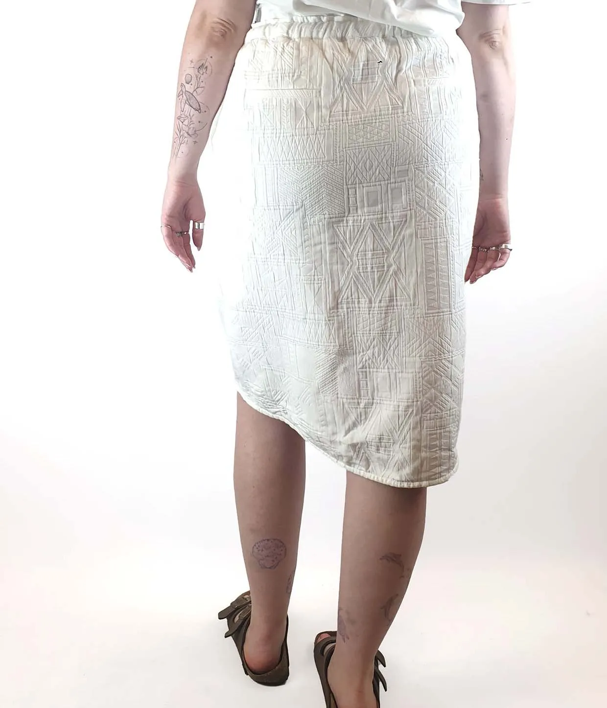 Elk white embossed skirt with drawstring waist size M (best fits 12)