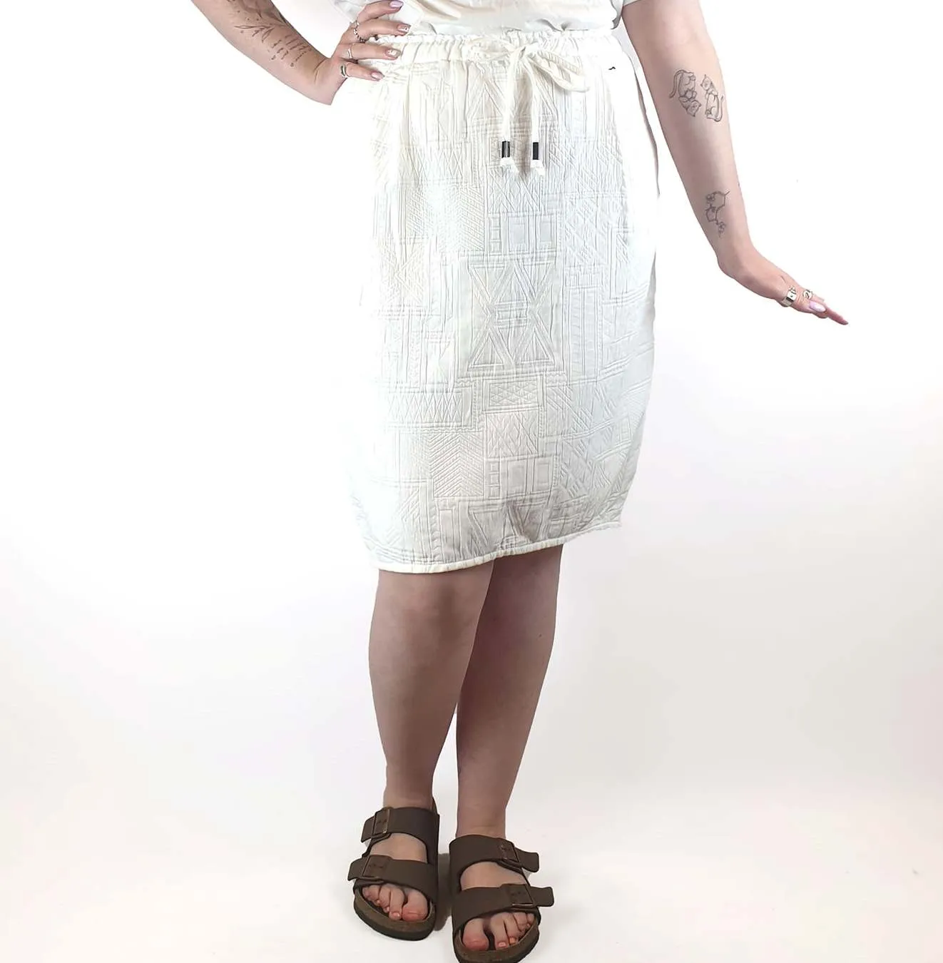 Elk white embossed skirt with drawstring waist size M (best fits 12)
