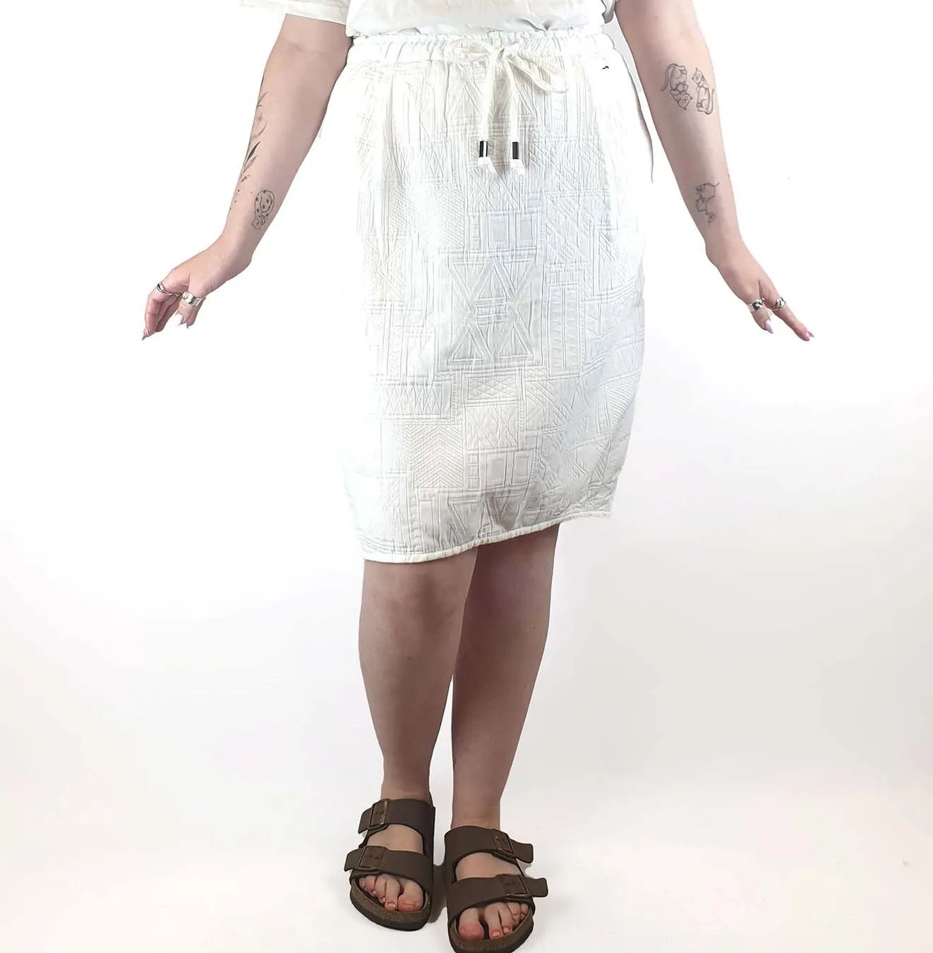 Elk white embossed skirt with drawstring waist size M (best fits 12)