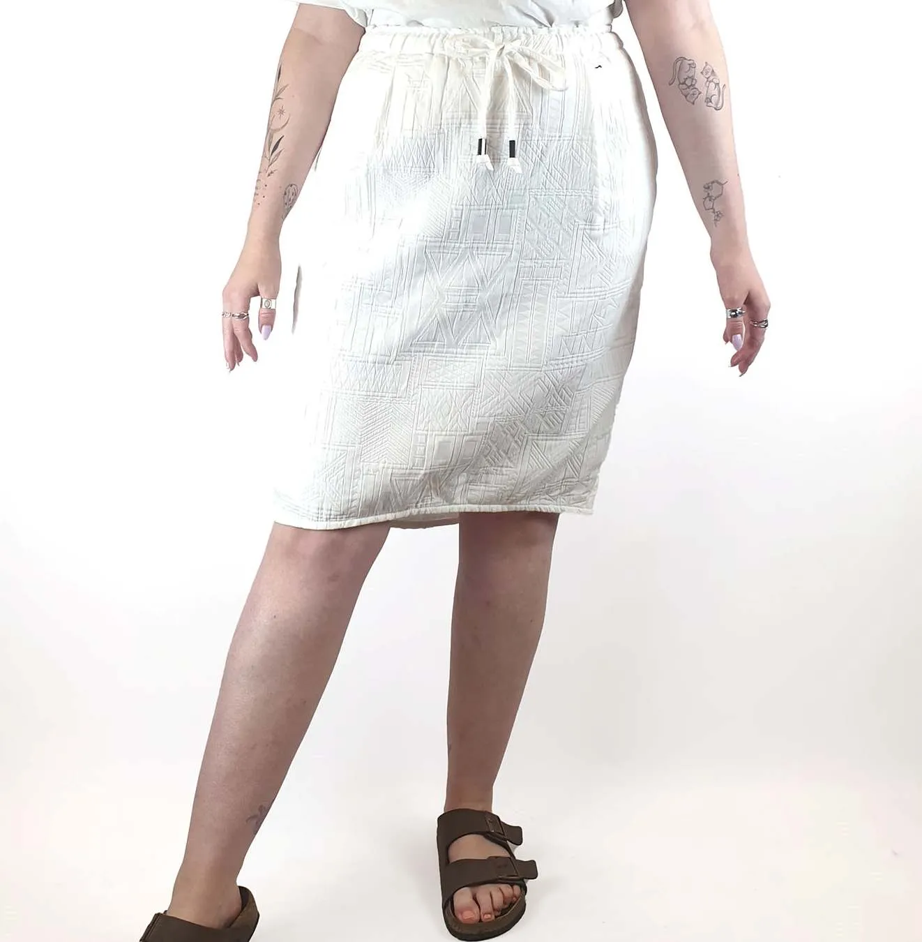 Elk white embossed skirt with drawstring waist size M (best fits 12)