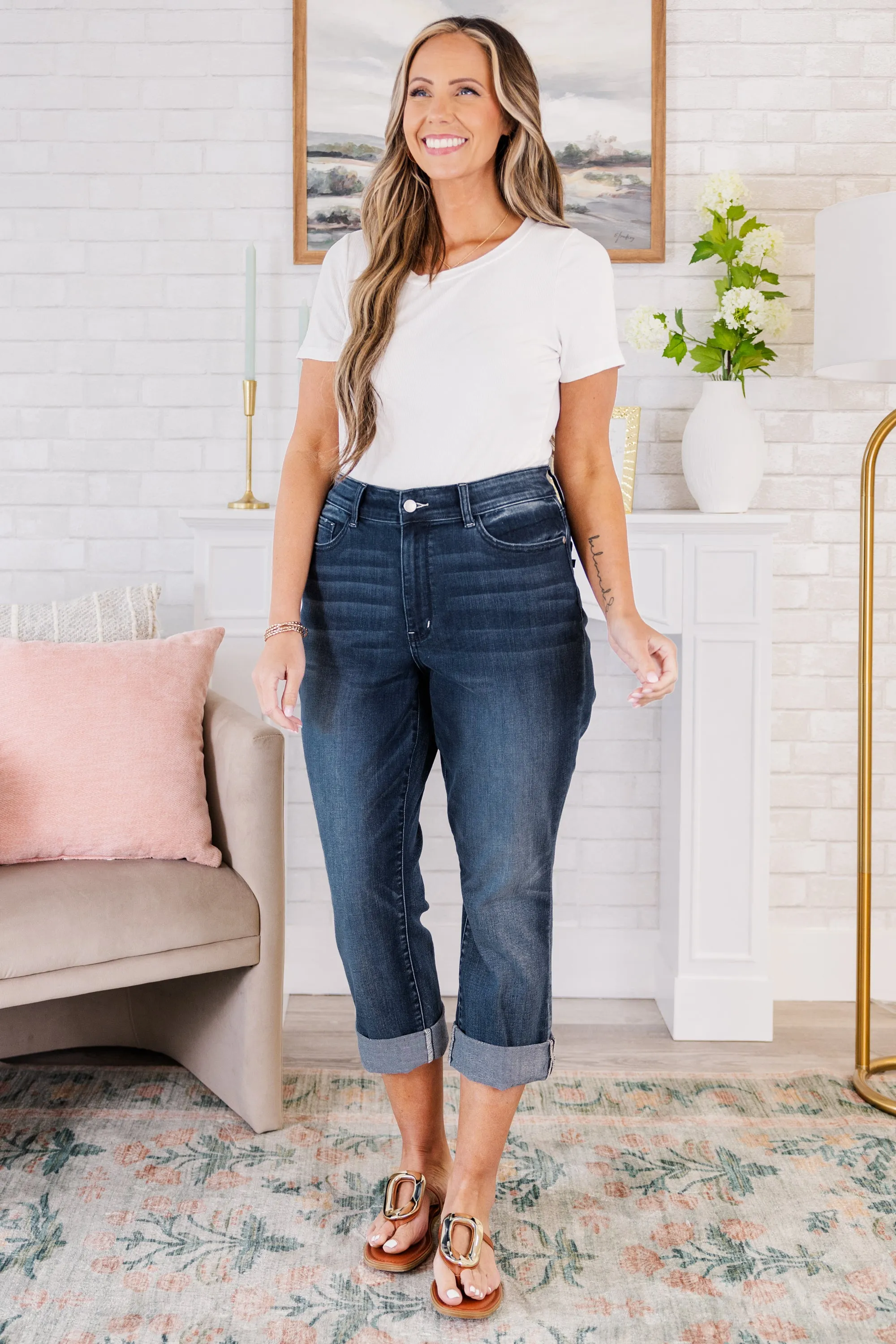 Judy Blue: Caught In The Rain Capris, Dark Wash