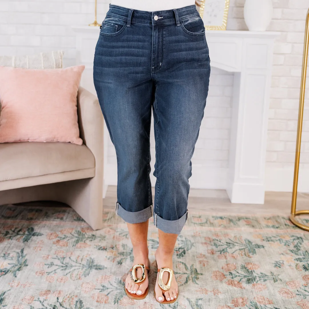 Judy Blue: Caught In The Rain Capris, Dark Wash
