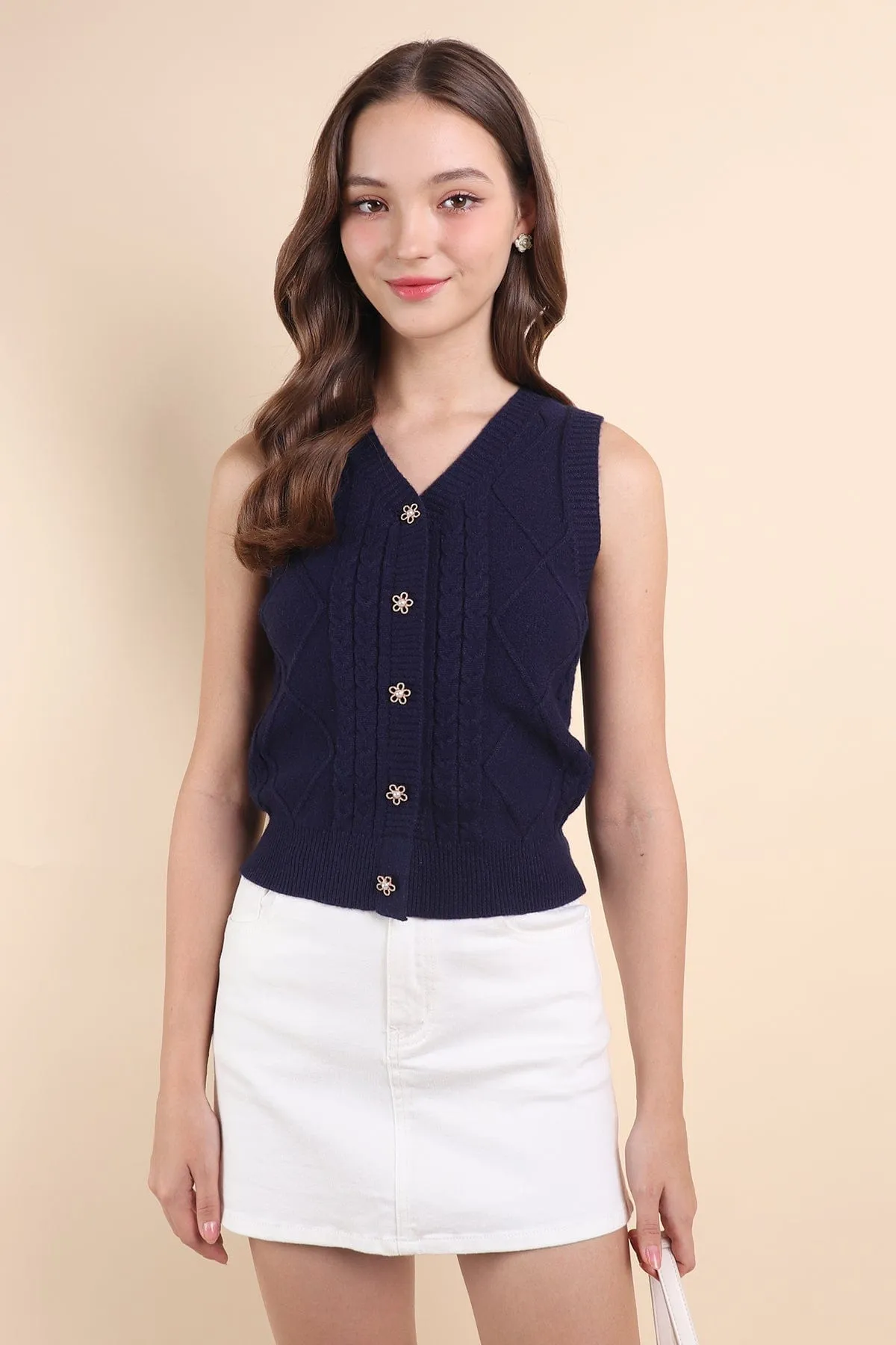 KOBY CABLE KNIT VEST TOP IN NAVY