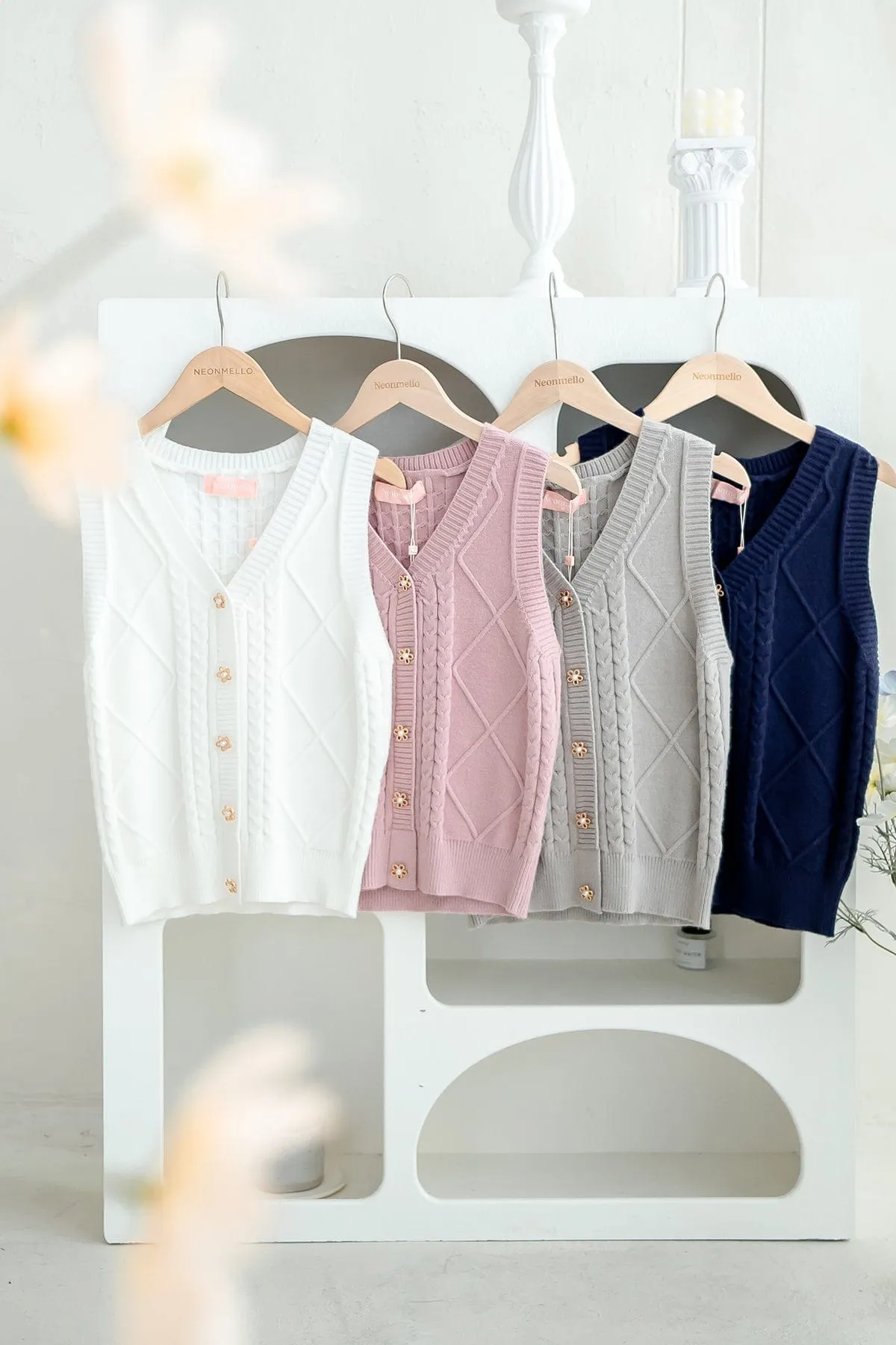 KOBY CABLE KNIT VEST TOP IN WHITE