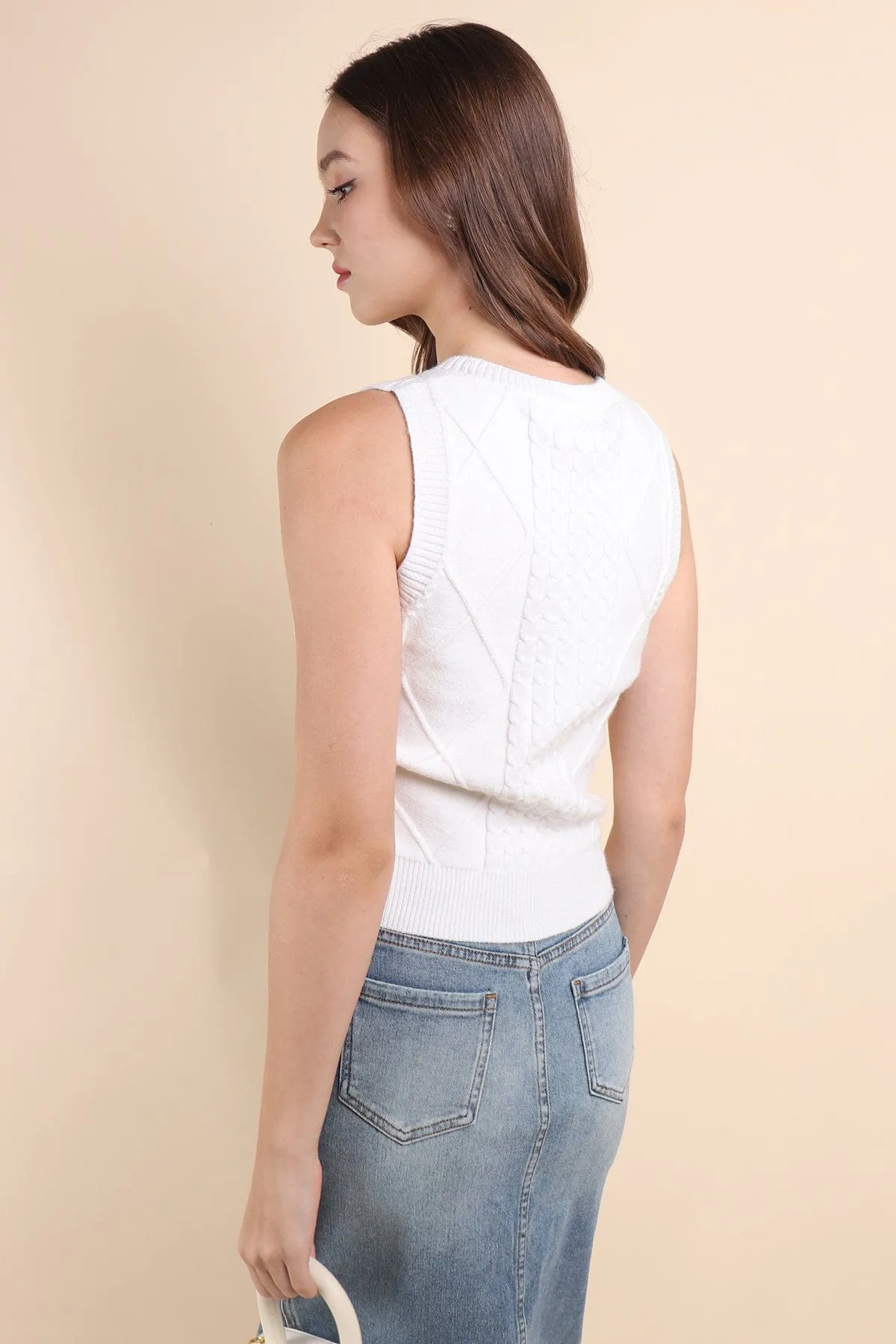 KOBY CABLE KNIT VEST TOP IN WHITE