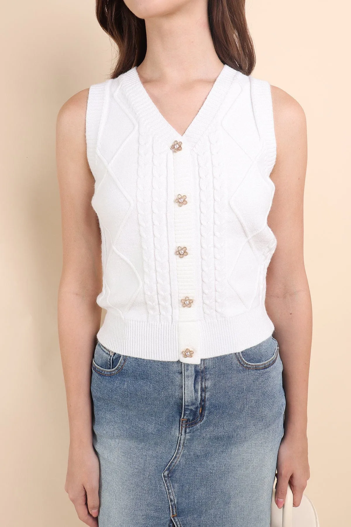 KOBY CABLE KNIT VEST TOP IN WHITE
