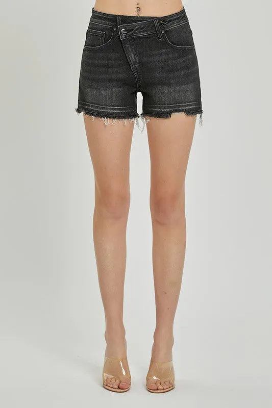 MID RISE LOOSE FIT SHORTS
