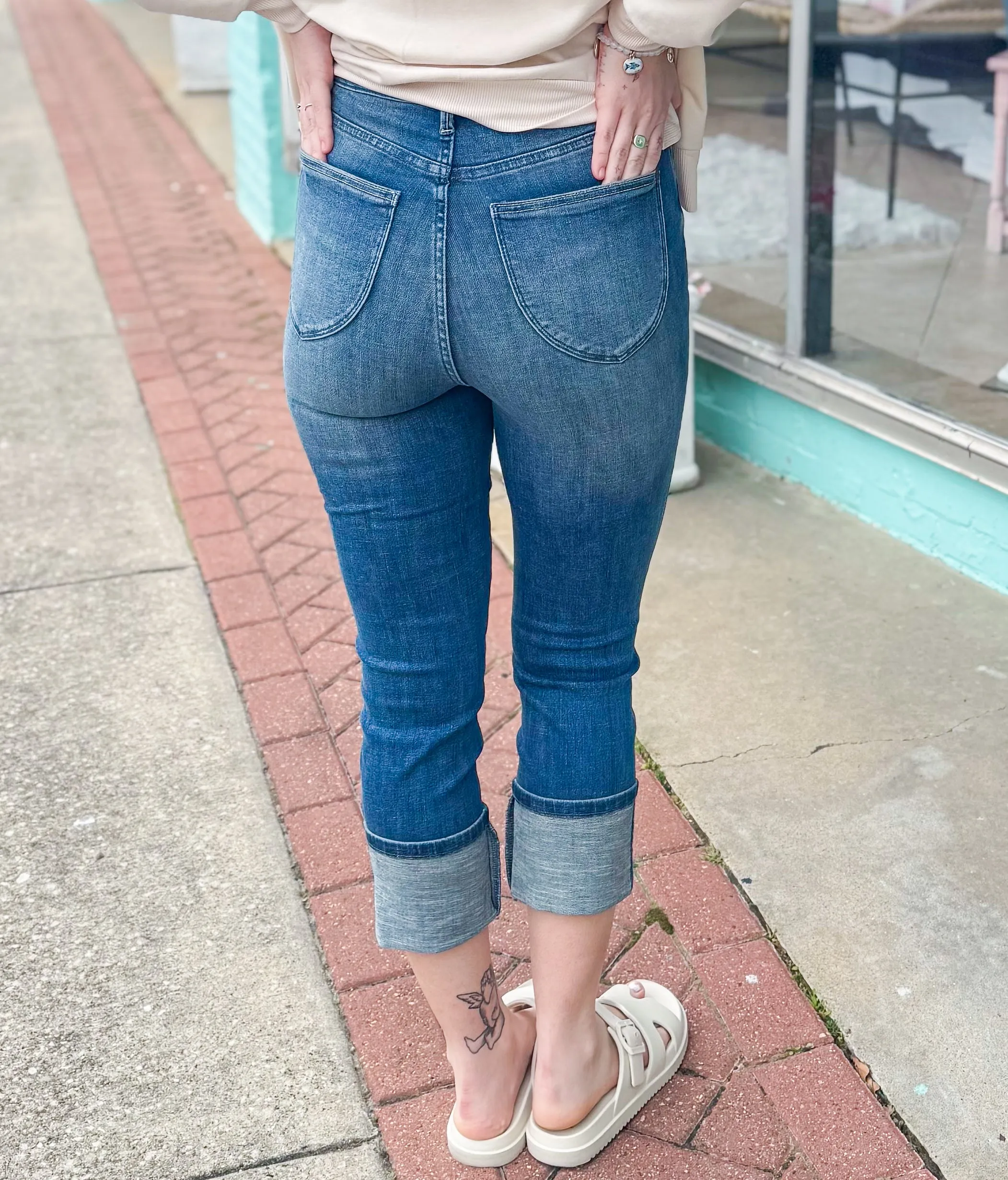 Millie - HW Tummy Control Cuffed Judy Blue Capris