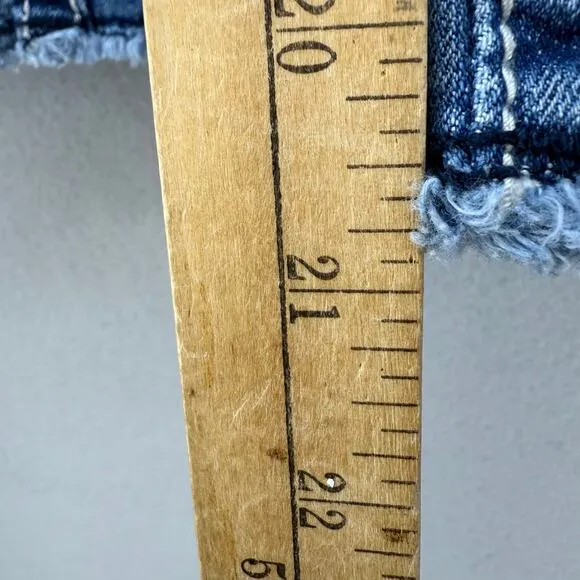 Miss Me Jeans Women's 24 (0) Light Blue Signature Cuffed Capri Embellished Bling
