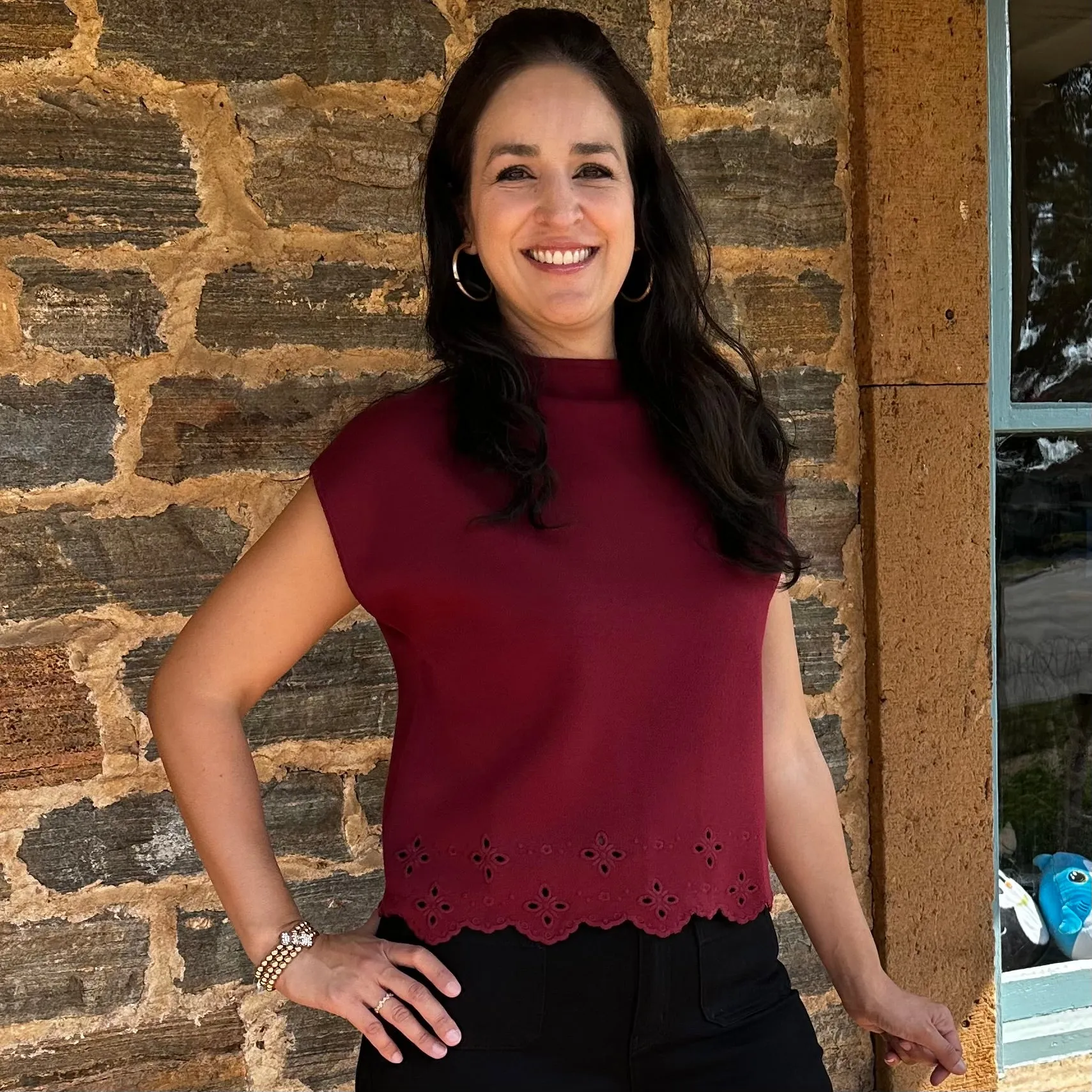 Mona Sleeveless Sweater Top | Garnet