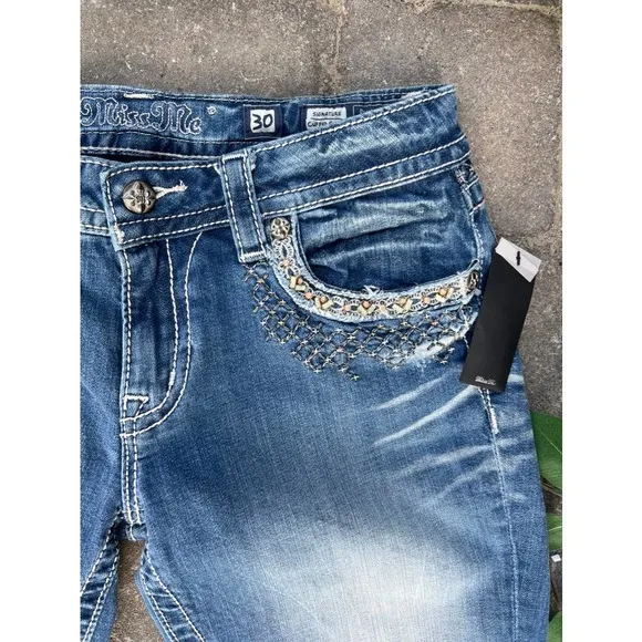 NWT Miss Me mid rise cuffed capris size 25