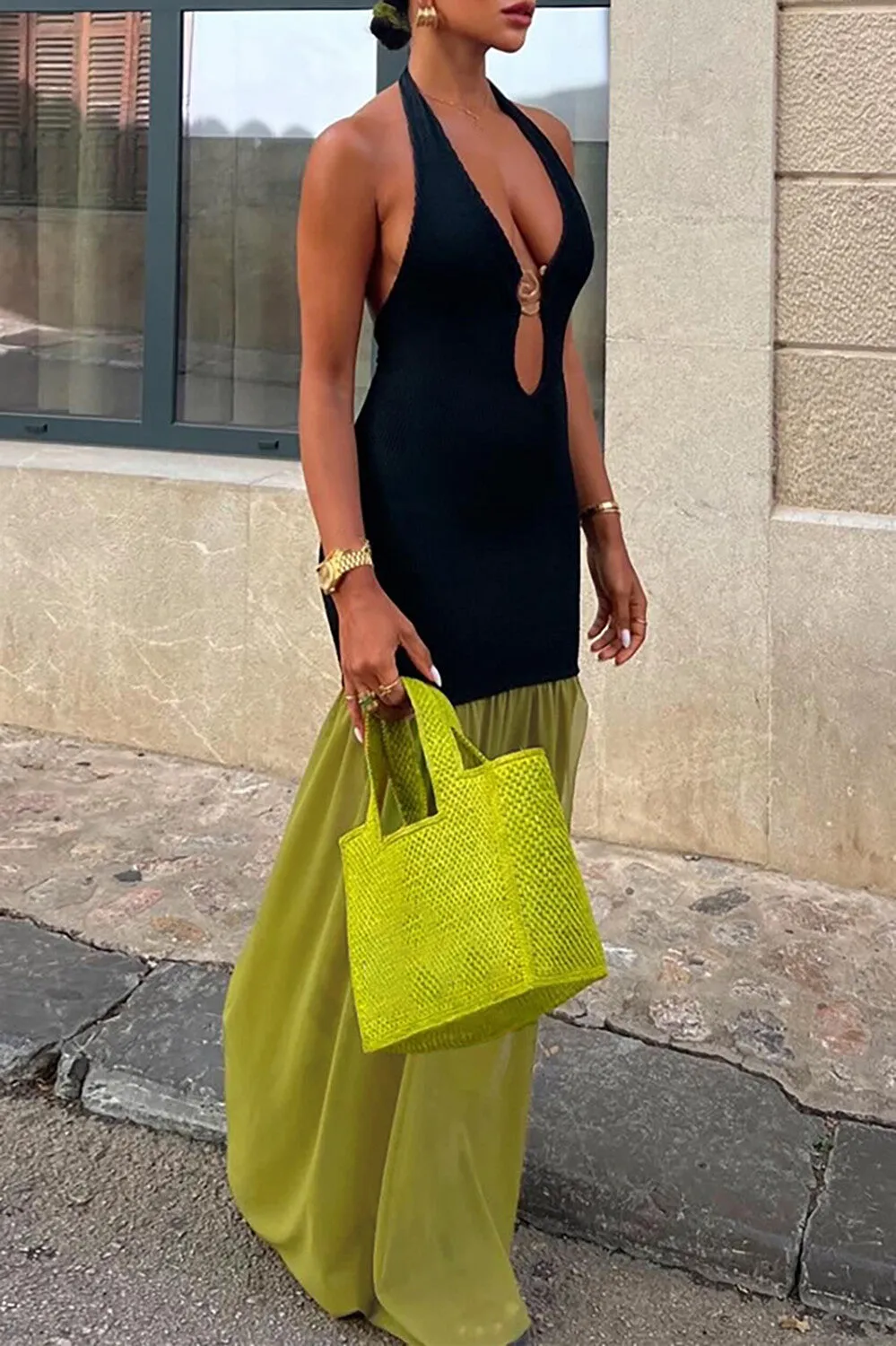 Plunging Neck Fitted Colorblock Flowy Slit Hem Halter Maxi Dresses-Black