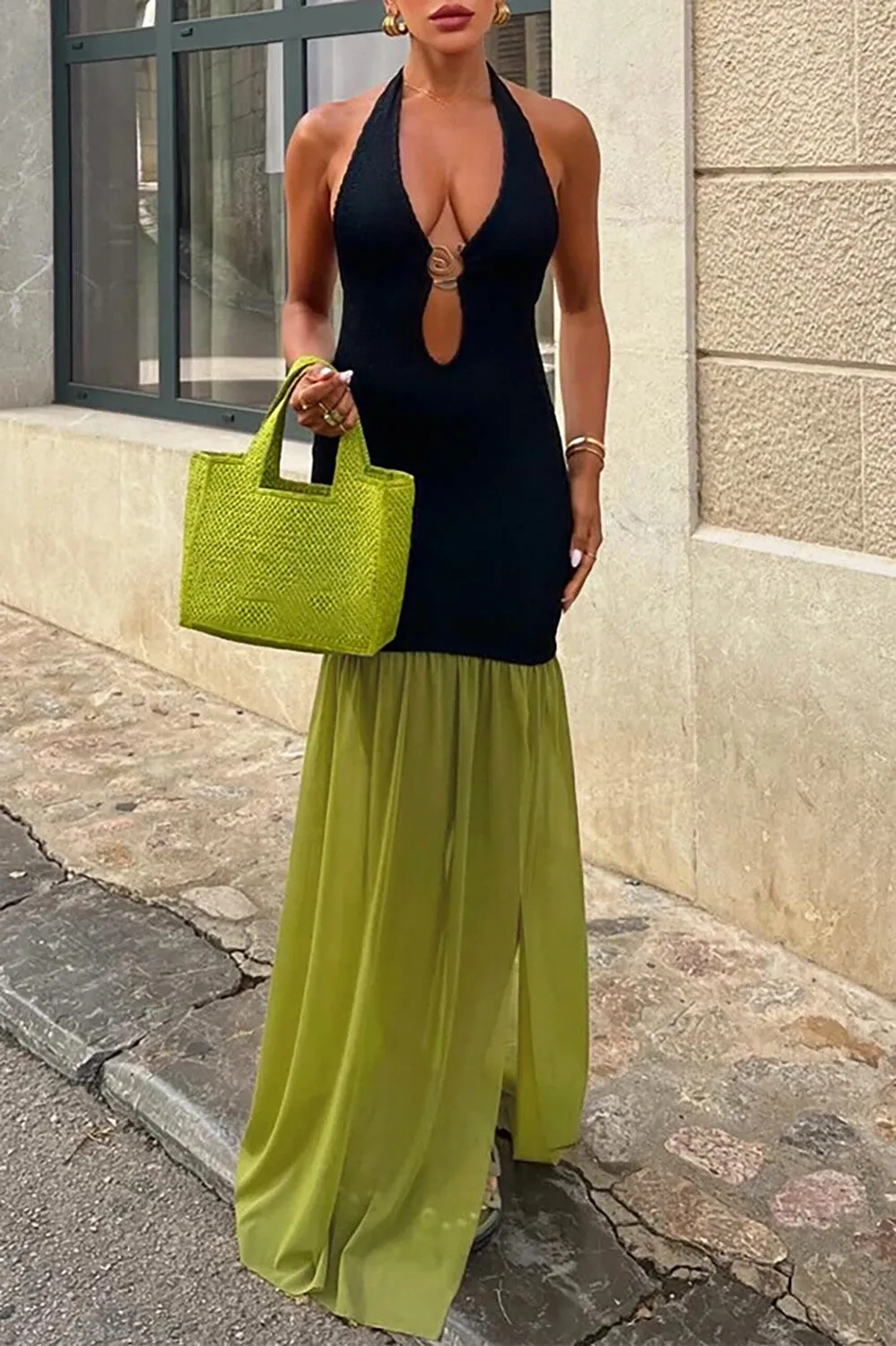 Plunging Neck Fitted Colorblock Flowy Slit Hem Halter Maxi Dresses-Black