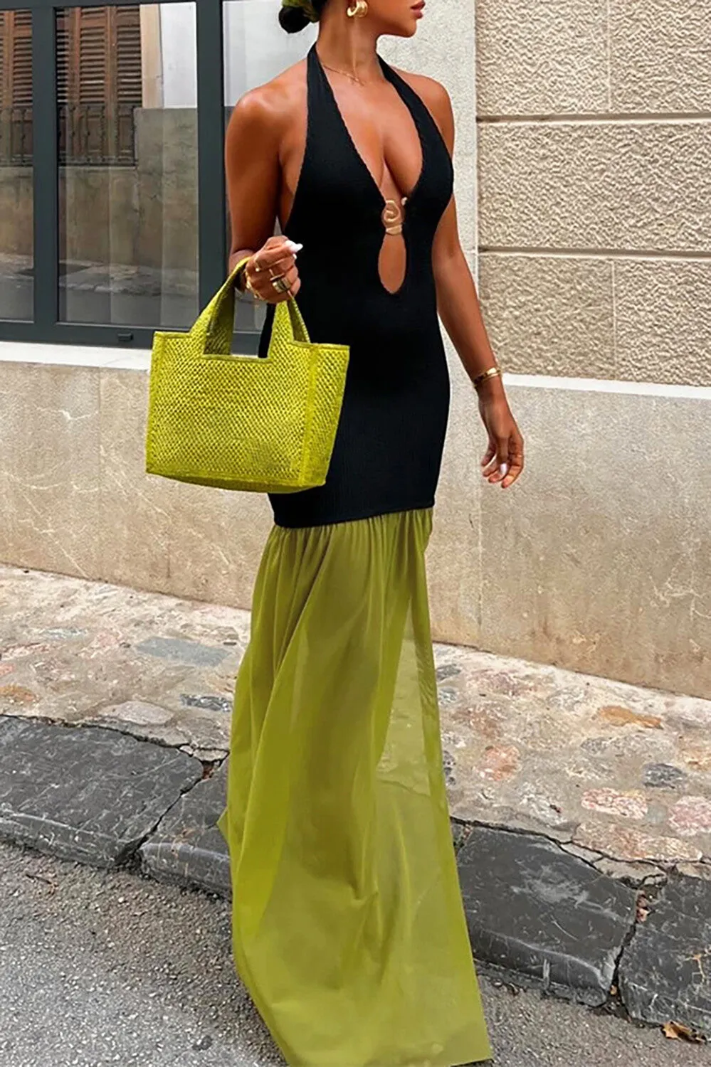 Plunging Neck Fitted Colorblock Flowy Slit Hem Halter Maxi Dresses-Black
