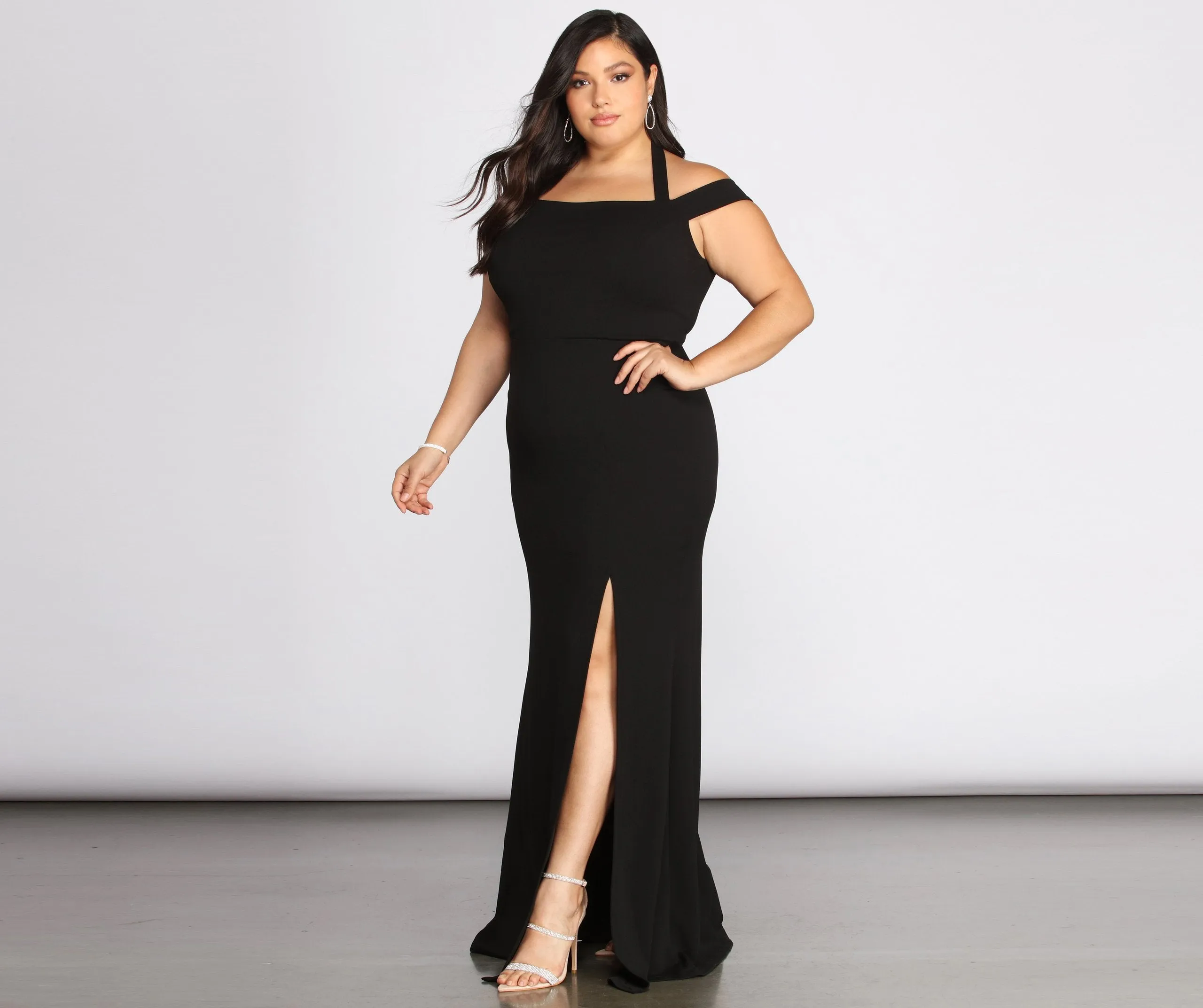 Plus Adelina Formal Charming Halter Crepe Dress