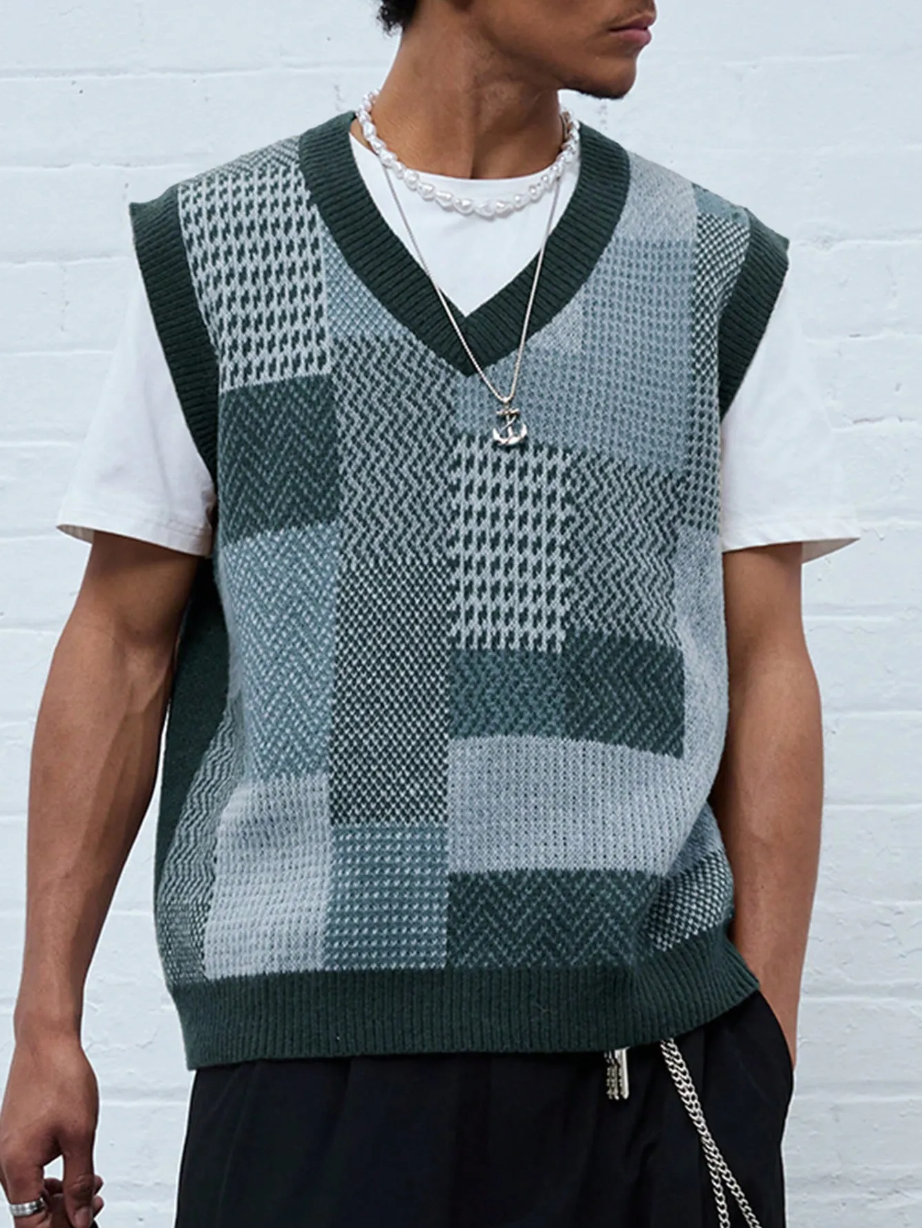 QA AthPrep Men's Colorblock V-Neck Sleeveless Casual Knit Vest