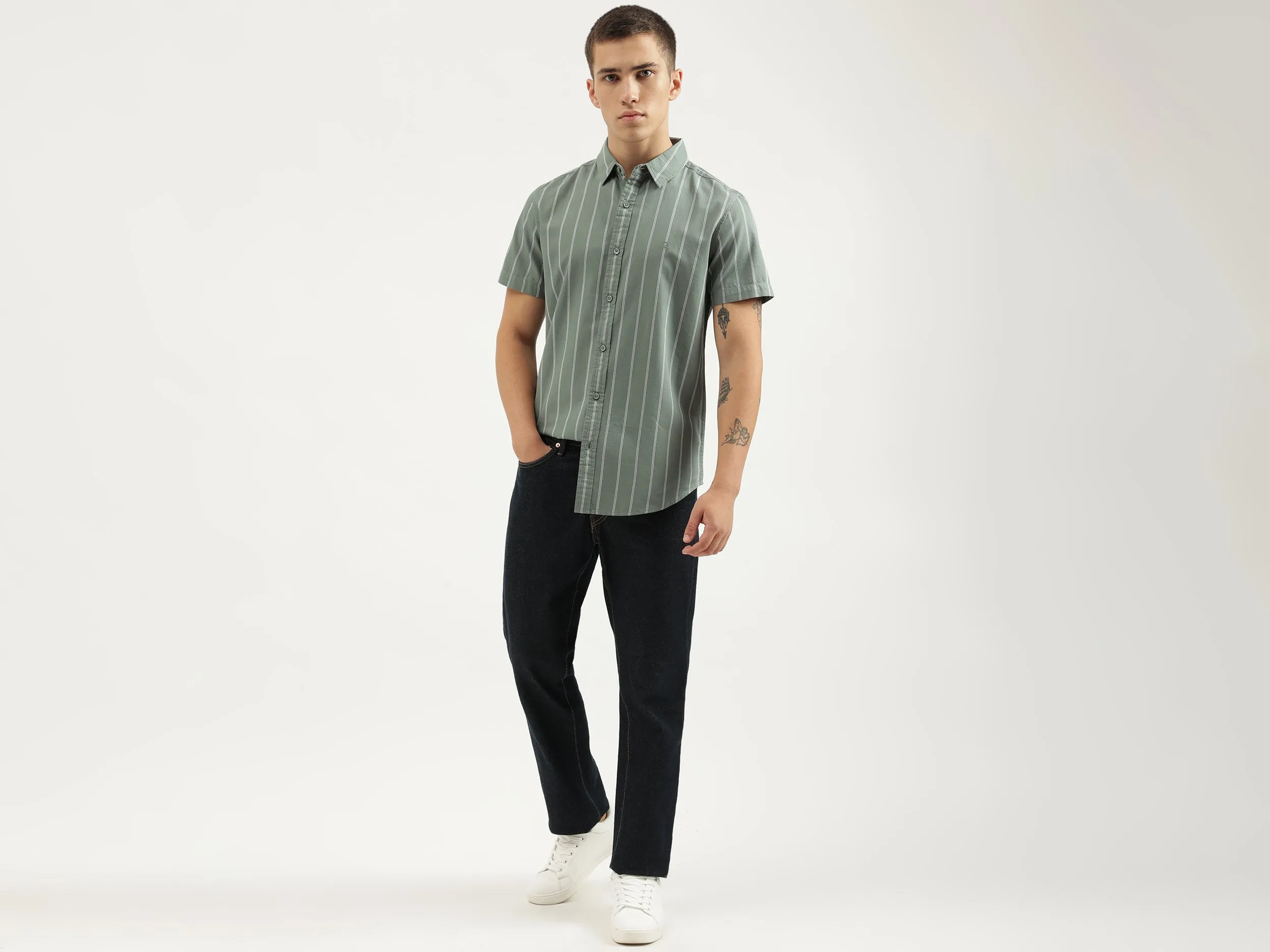 Regular Fit Spread Collar Striped Shirts