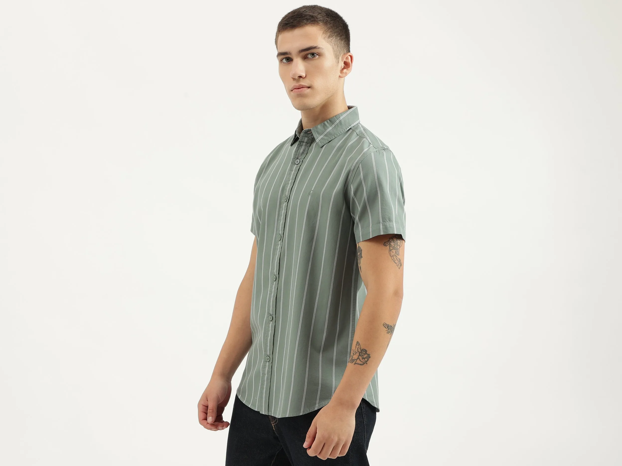 Regular Fit Spread Collar Striped Shirts