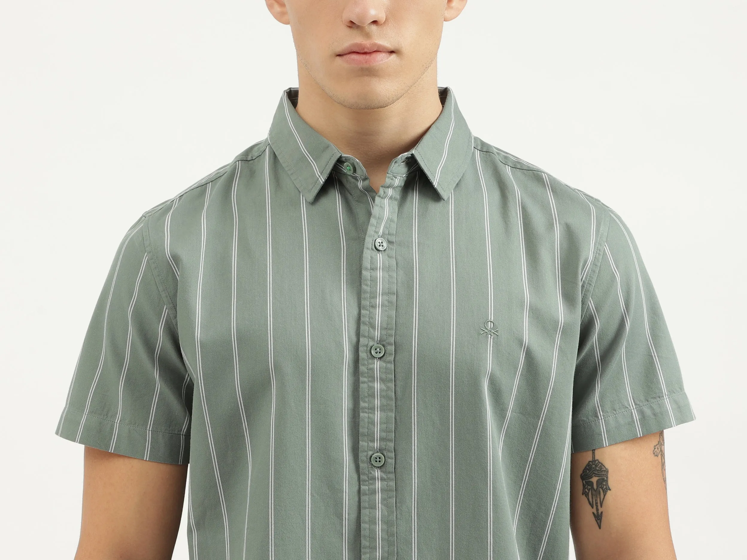 Regular Fit Spread Collar Striped Shirts