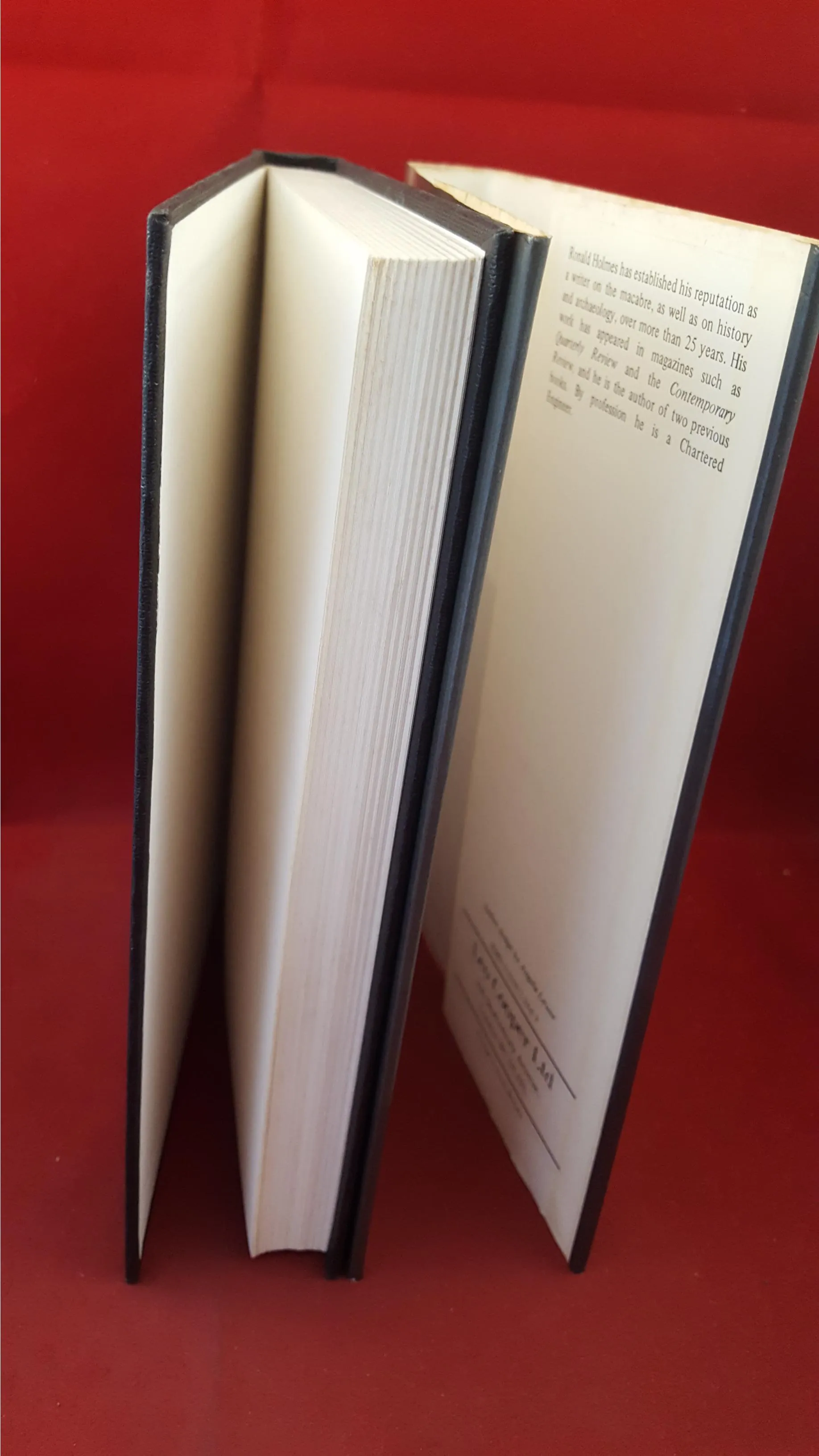 Ronald Holmes - Macabre Military Stories, Leo Cooper, 1979, First GB Edition