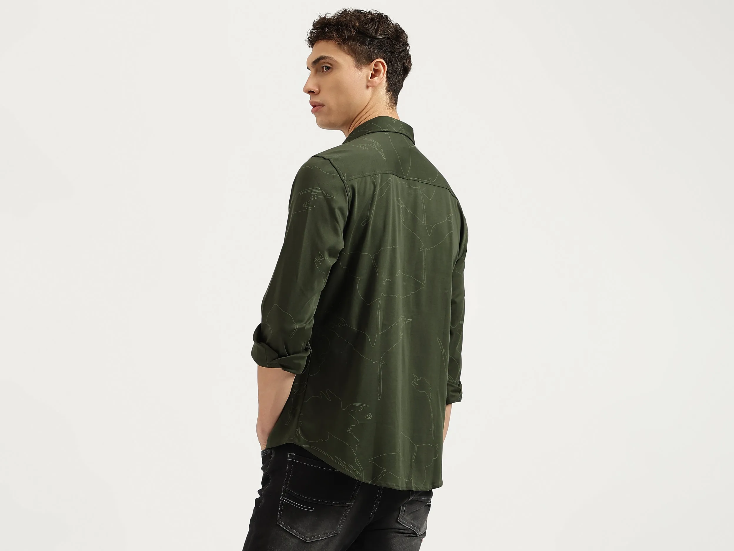 Slim Fit Spread Collar Printed Shirts