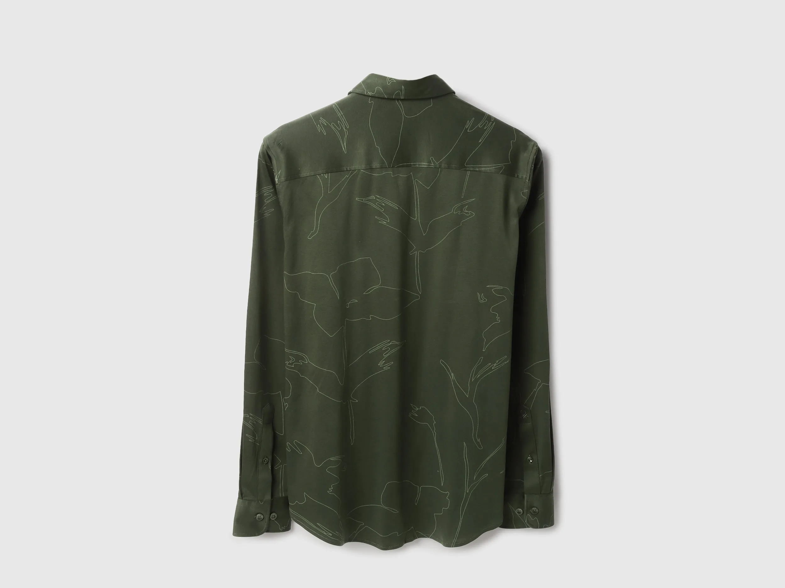 Slim Fit Spread Collar Printed Shirts
