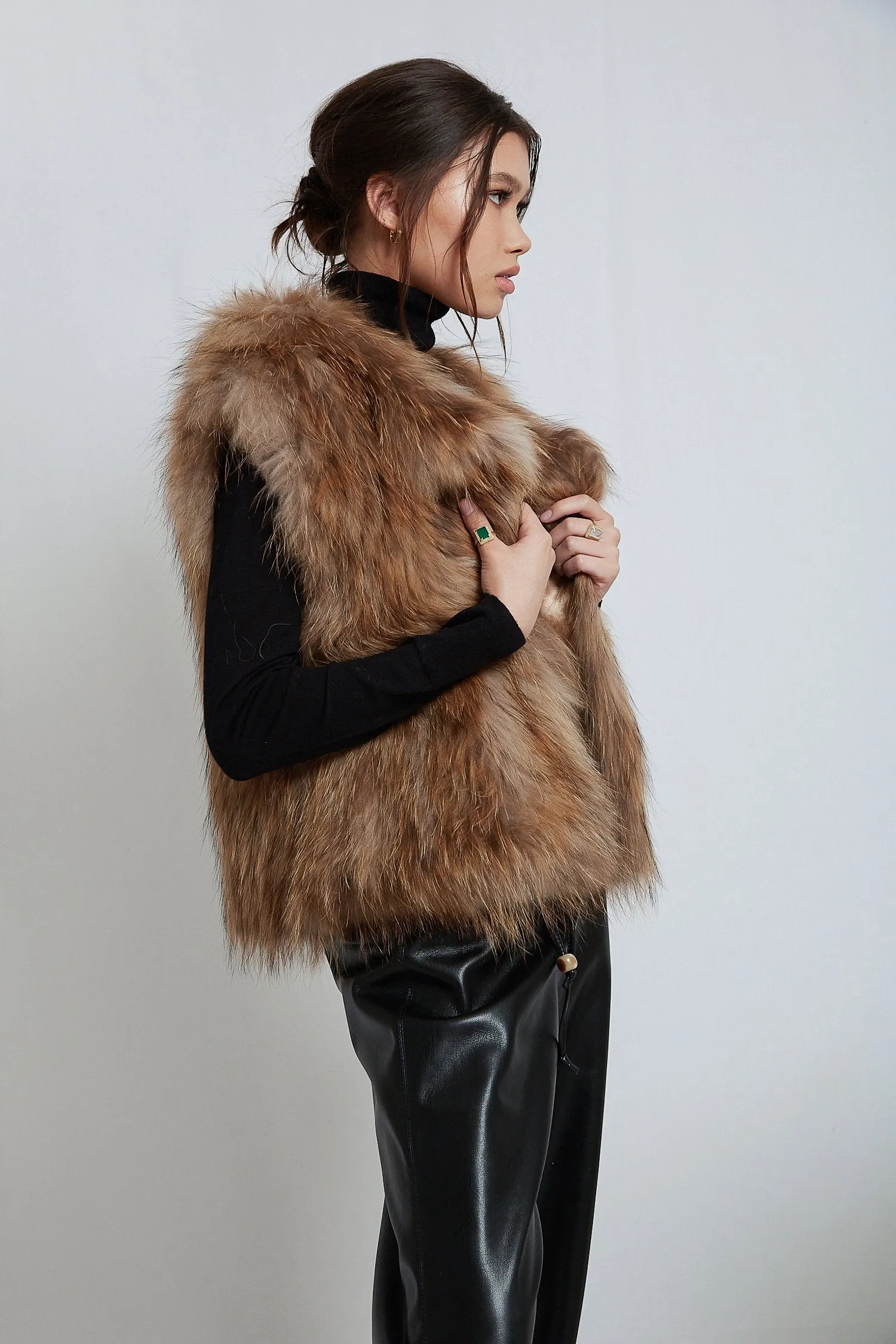 Sylvie Cropped Fur Vest in Natural