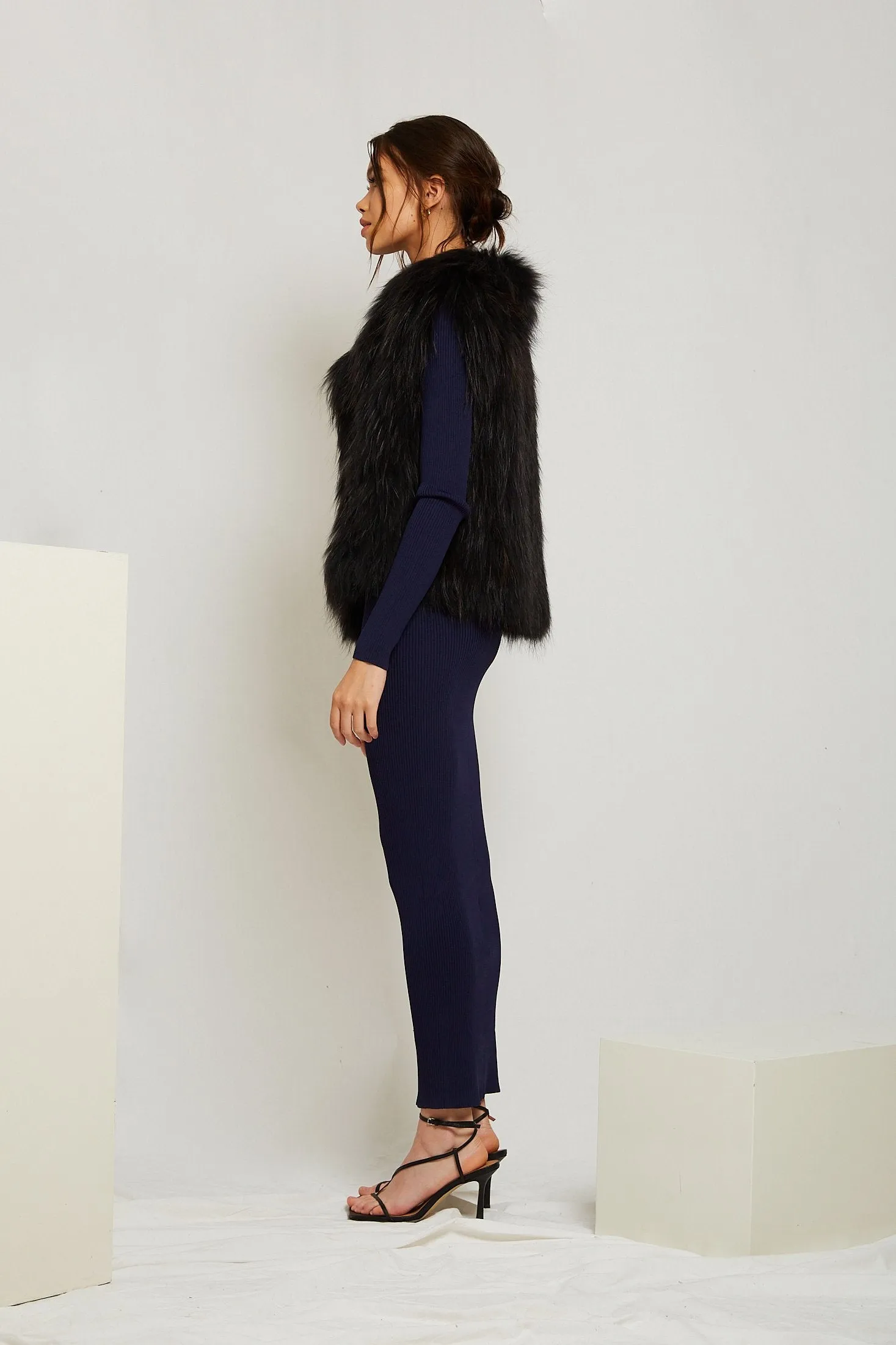 Sylvie Cropped Fur Vest in Onyx