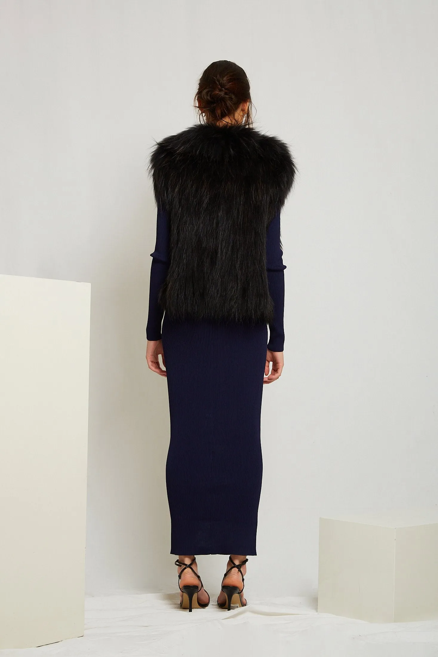 Sylvie Cropped Fur Vest in Onyx