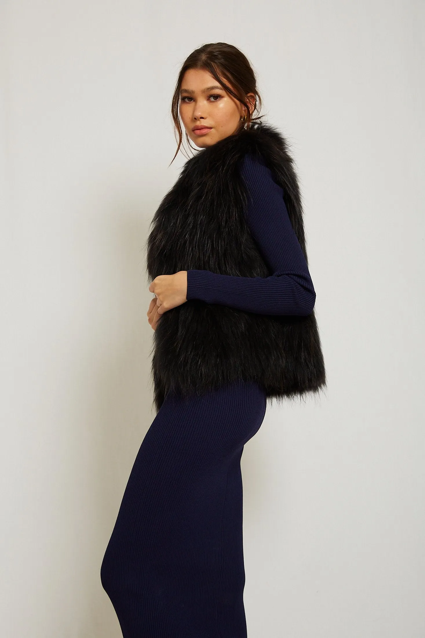 Sylvie Cropped Fur Vest in Onyx