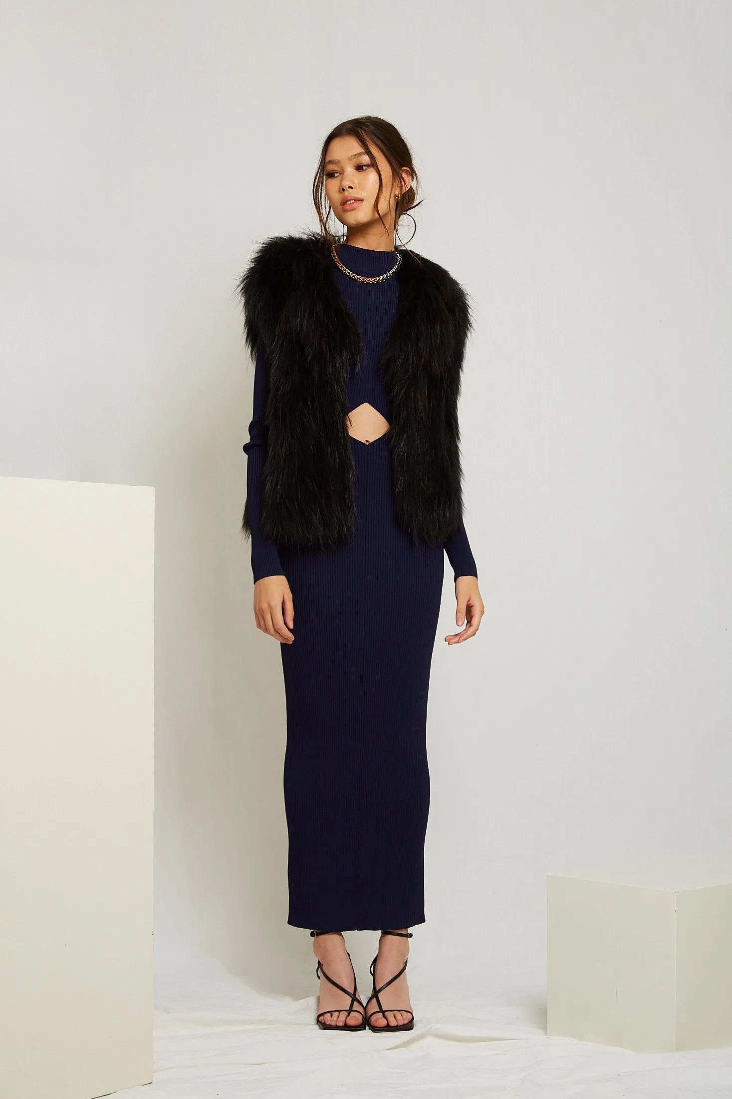 Sylvie Cropped Fur Vest in Onyx