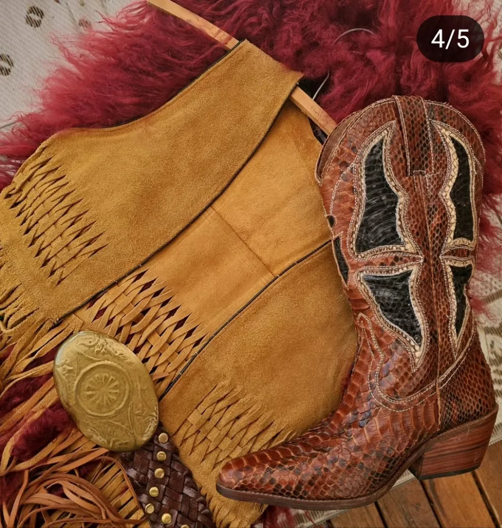 Vintage Genuine Suede Fringe Vest – Handwoven & Beaded | Size S