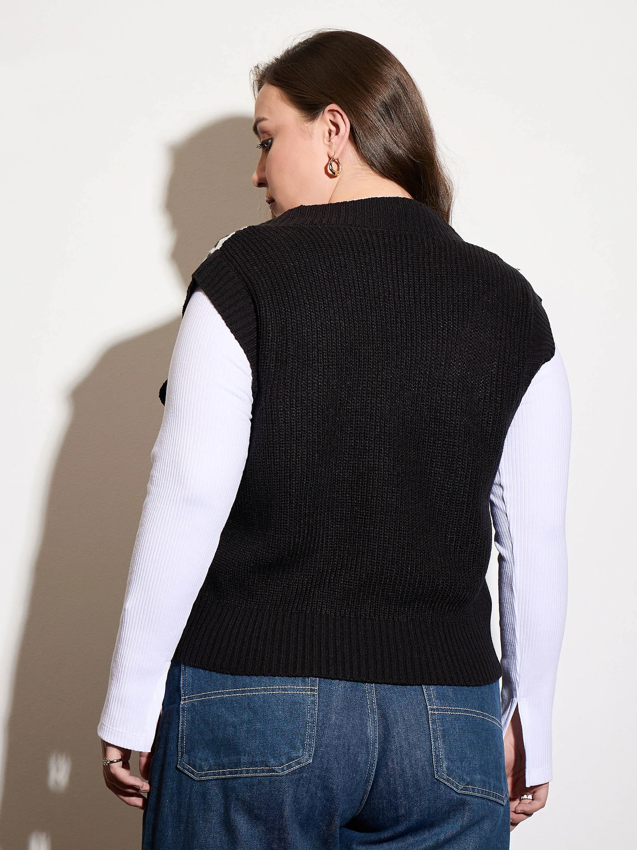 Women Black Houndstooth V-Neck Sweater Vest